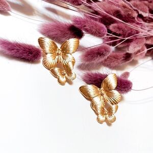 Butterfly earrings in gold #141